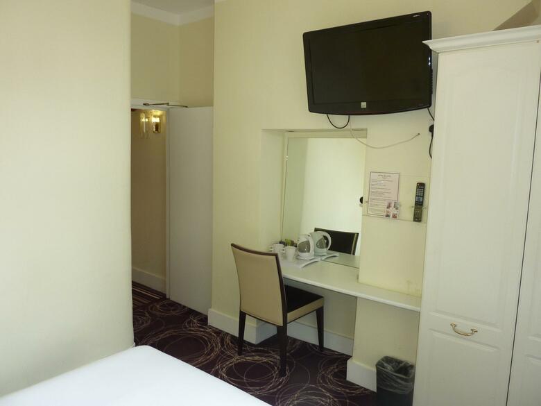 Hostal Manor Hotel