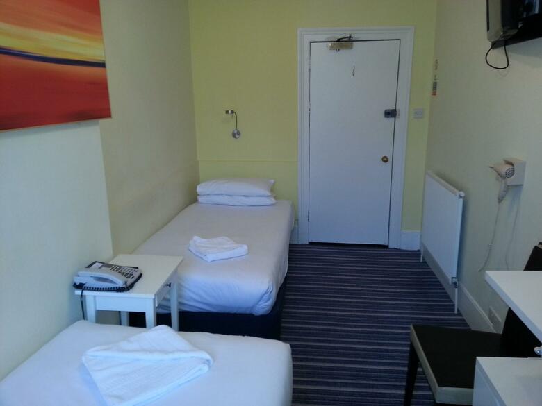 Hostal Manor Hotel