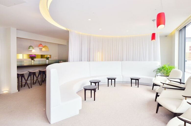 Aparthotel Axiom Park Hotel
