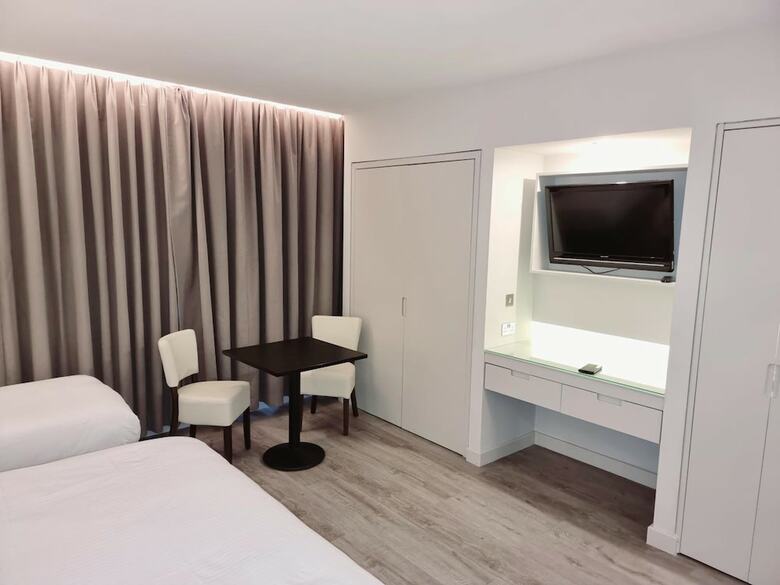 Aparthotel Axiom Park Hotel
