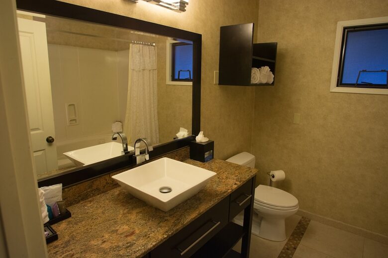 Hotel Rosedale Inn