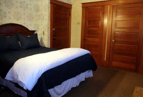 Bed & Breakfast Pacific Grove Inn