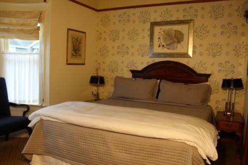 Bed & Breakfast Pacific Grove Inn
