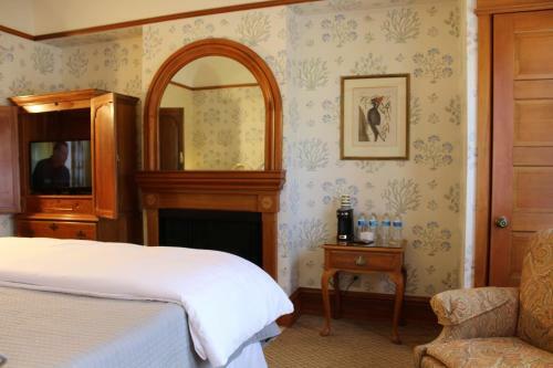 Bed & Breakfast Pacific Grove Inn