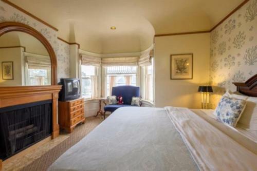 Bed & Breakfast Pacific Grove Inn