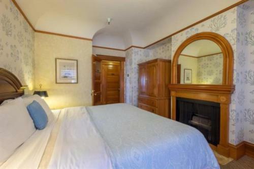 Bed & Breakfast Pacific Grove Inn