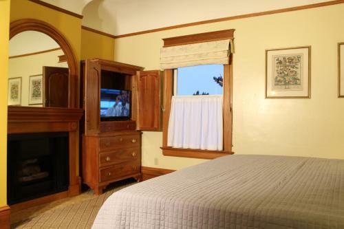 Bed & Breakfast Pacific Grove Inn