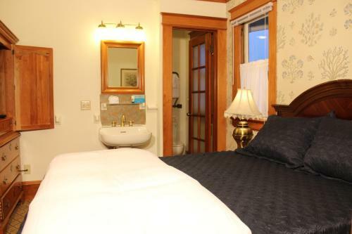 Bed & Breakfast Pacific Grove Inn