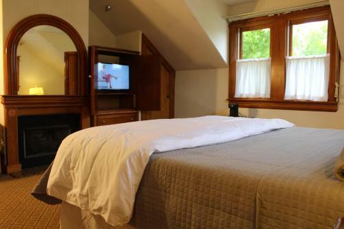 Bed & Breakfast Pacific Grove Inn