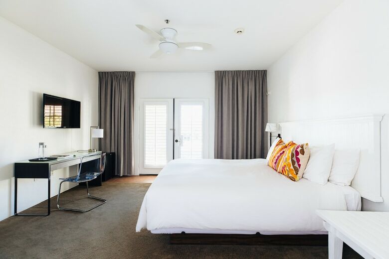 Hotel Alcazar Palm Springs