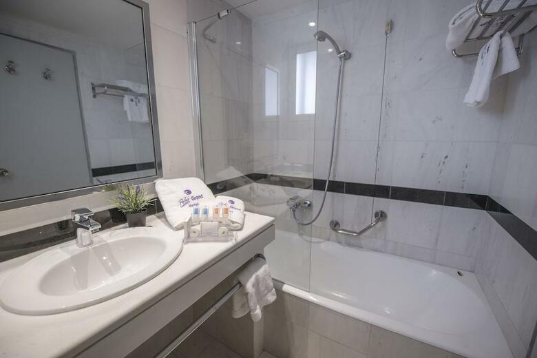 Hotel Polis Grand