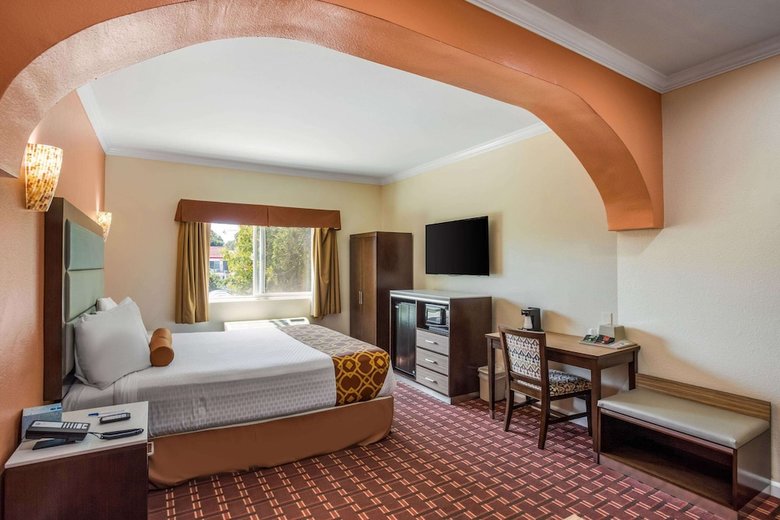 Hotel Rodeway Inn & Suites - Pasadena