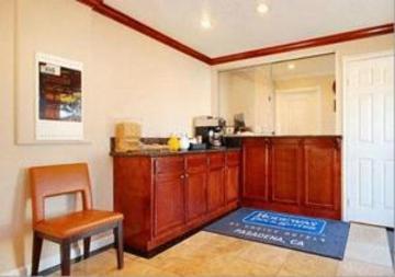 Hotel Rodeway Inn & Suites - Pasadena