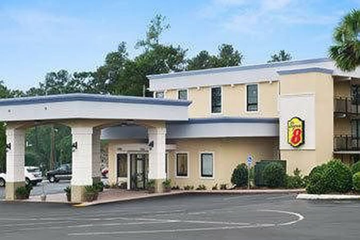 Hotel Super 8 At Valdosta Mall