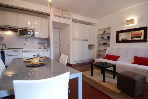 Amerigo Vespucci Halldis Apartments