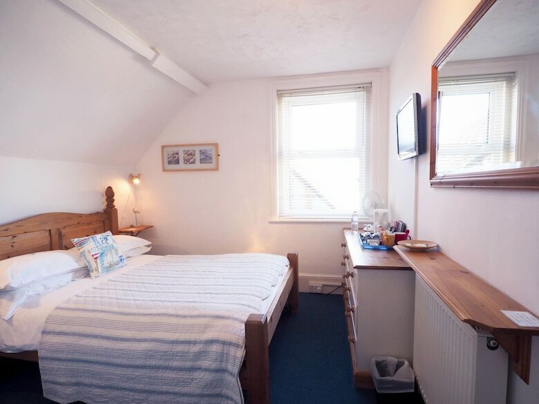 Hostal The New England