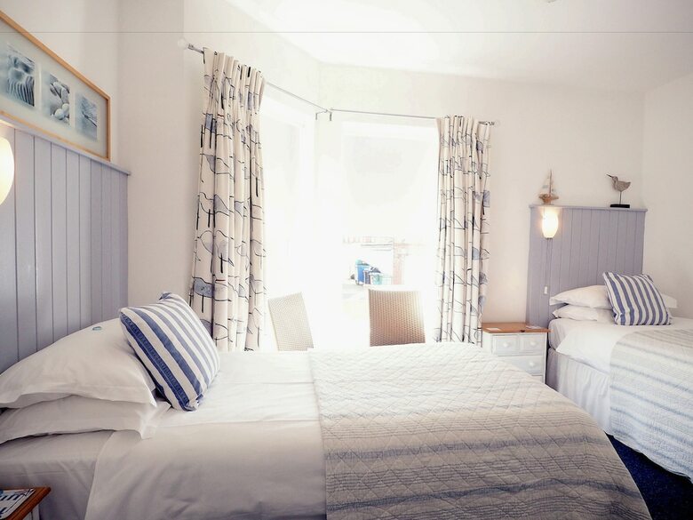 Hostal The New England