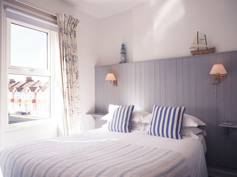 Hostal The New England