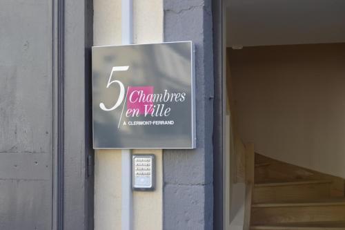 Hostal 5 Chambres En Ville