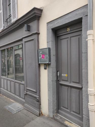 Hostal 5 Chambres En Ville