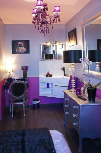 Lyon City Home's Bed & Breakfast