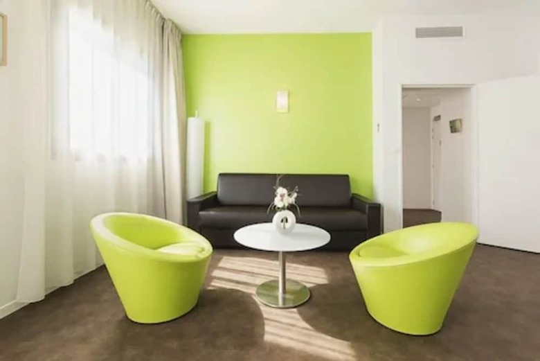 Esatitude Hotel