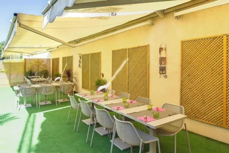 Esatitude Hotel