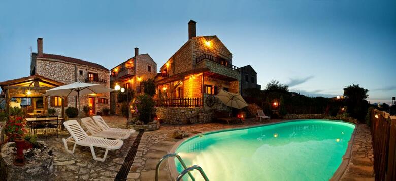 Tsivaras Villas