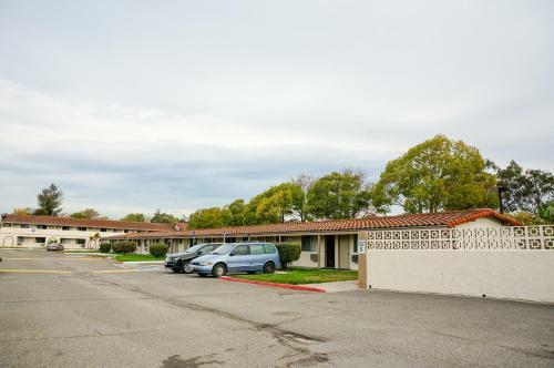 Ez 8 Motel San Jose II