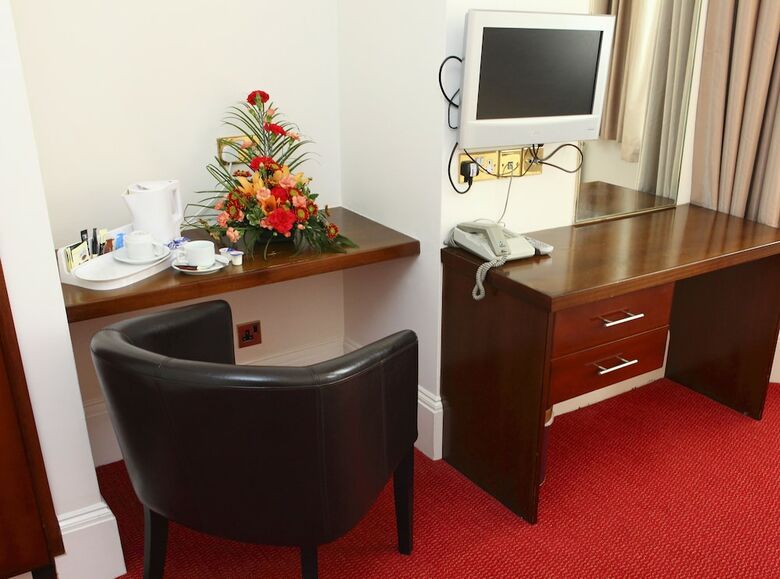 Gatwick Cambridge Hotel
