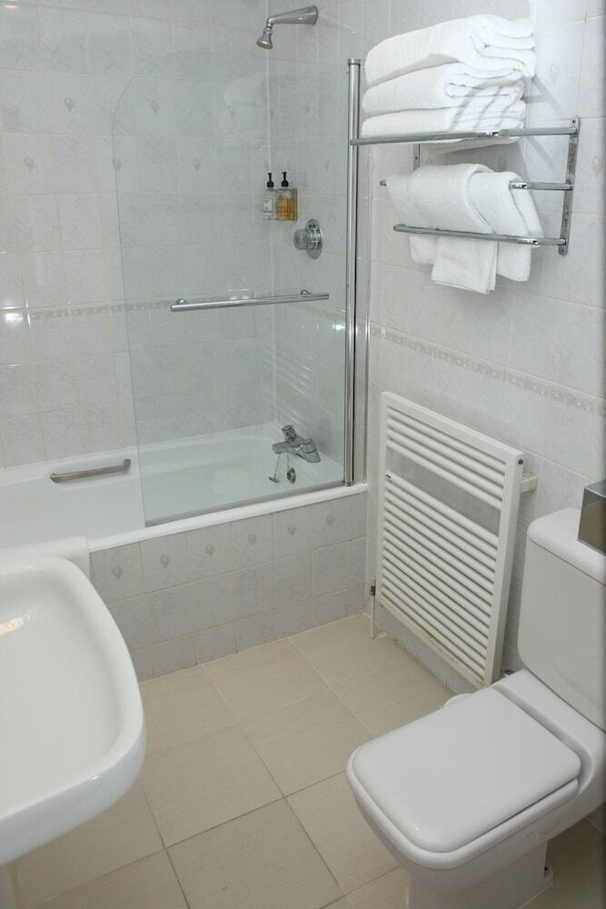 Gatwick Cambridge Hotel