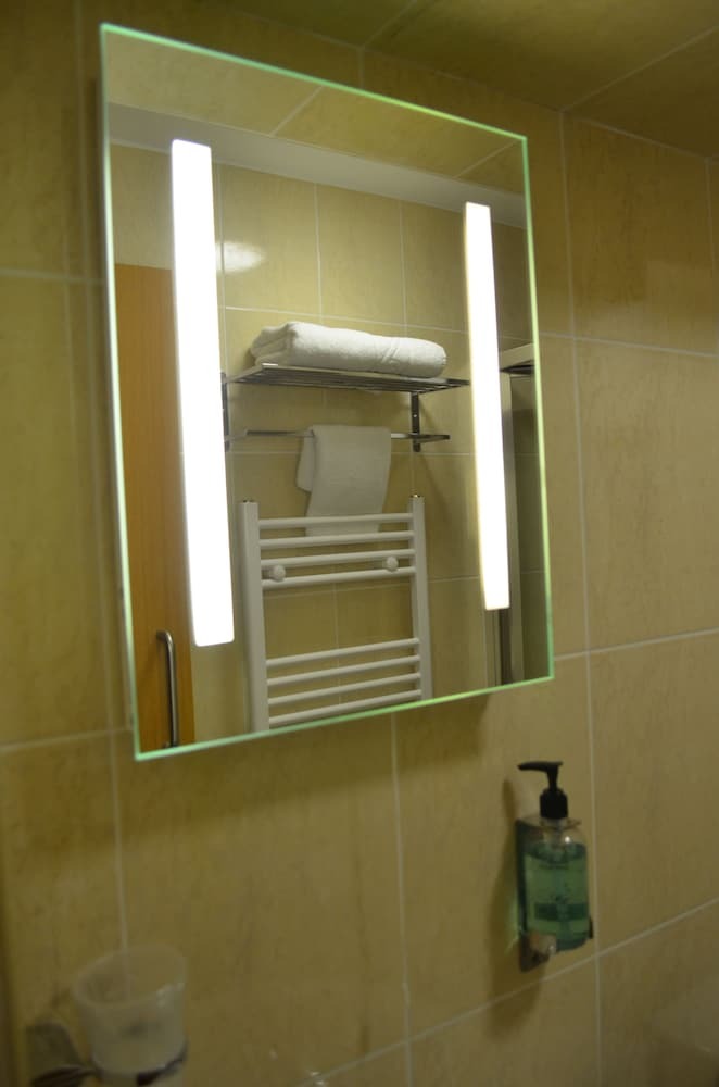Gatwick Cambridge Hotel