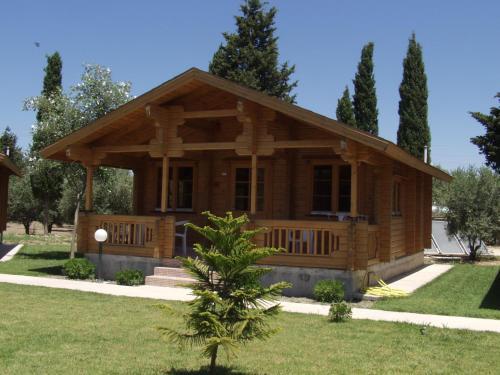 Sandy's Studios Apartments & Log-villas