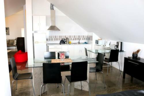 Hostal Madeira Native Motion Guest House