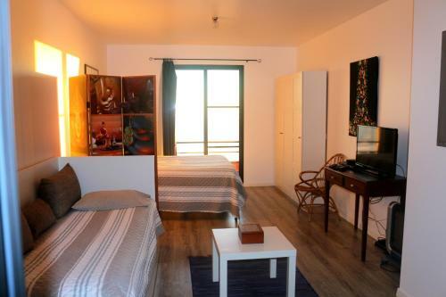 Hostal Madeira Native Motion Guest House