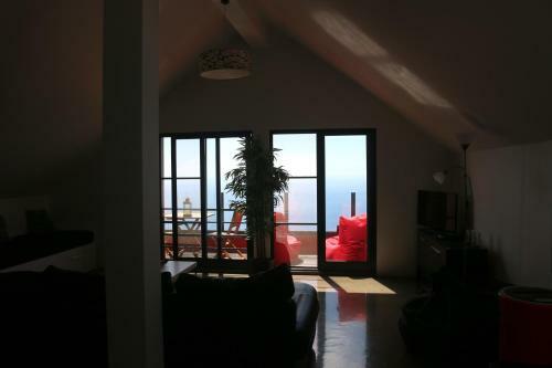 Hostal Madeira Native Motion Guest House
