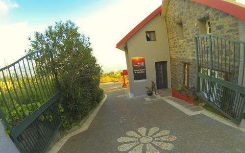 Hostal Madeira Native Motion Guest House