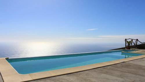 Hostal Madeira Native Motion Guest House