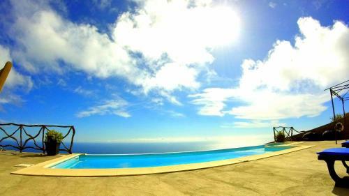 Hostal Madeira Native Motion Guest House