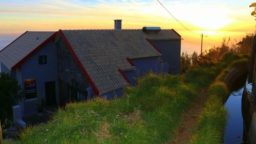 Hostal Madeira Native Motion Guest House