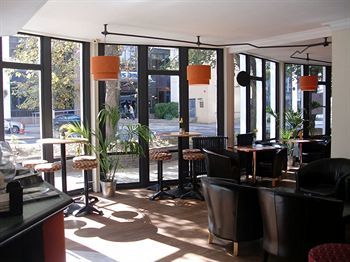 Lansdowne Hotel