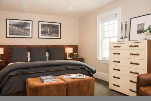 Hotel Kemble Inn And Table Six Restaurant
