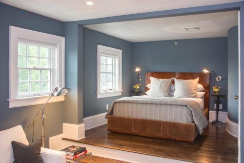 Hotel Kemble Inn And Table Six Restaurant
