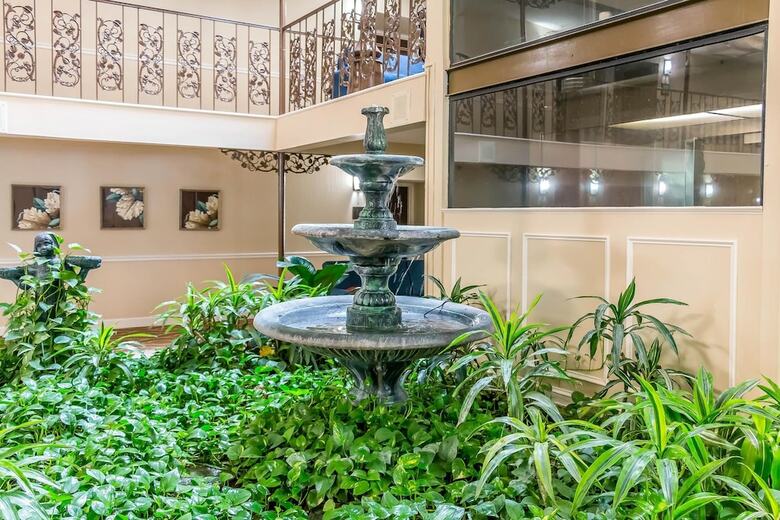 Hotel Oglethorpe Inn & Suites