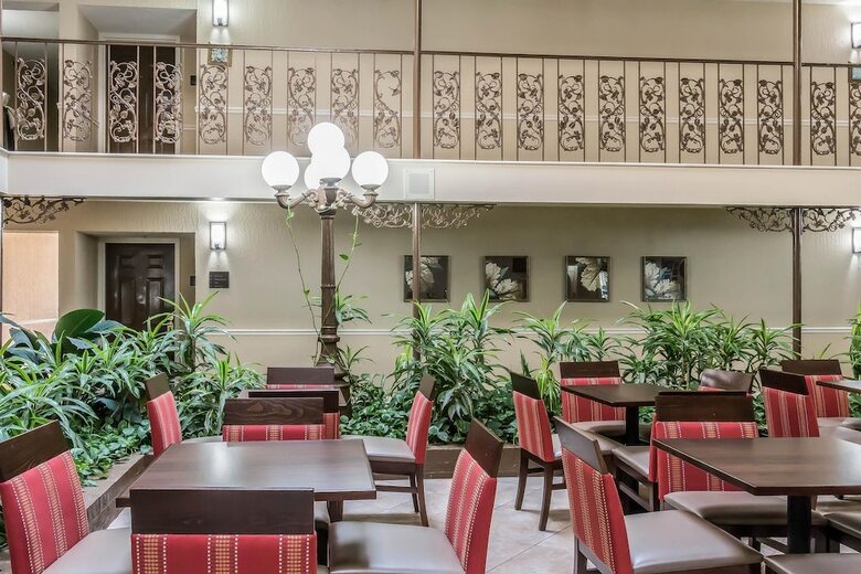 Hotel Oglethorpe Inn & Suites