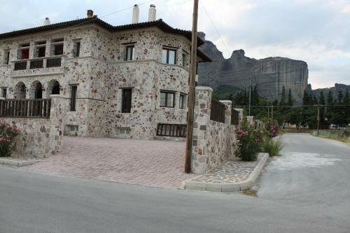 Hostal Monastiri Guesthouse