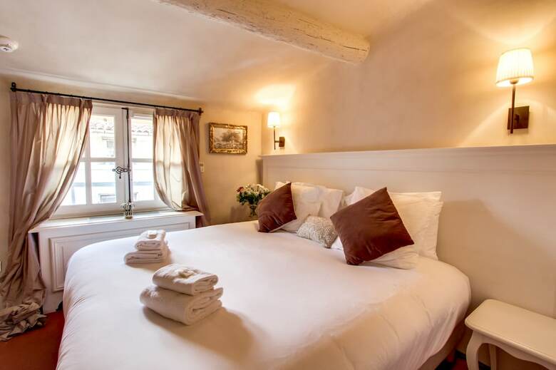 Hotel Les Quatre Dauphins