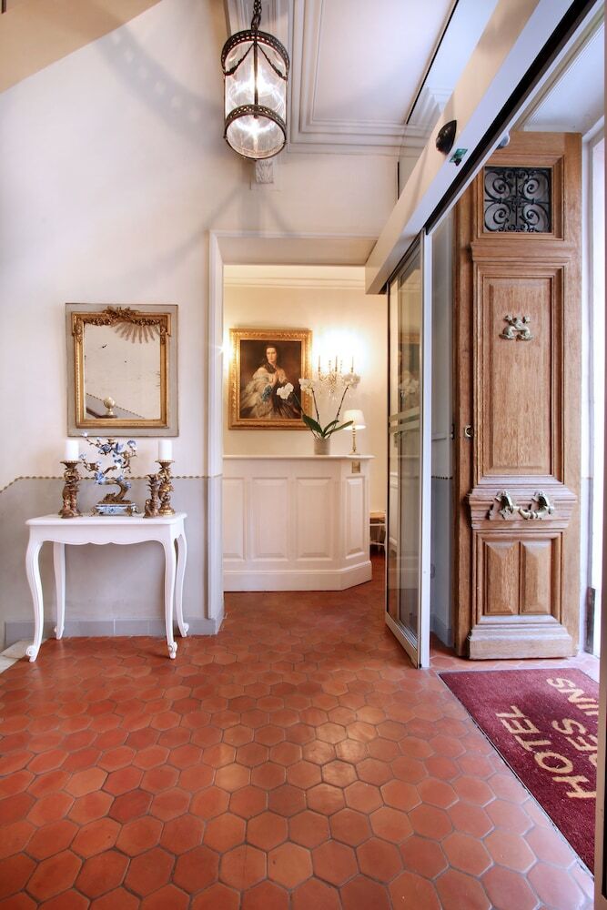 Hotel Les Quatre Dauphins