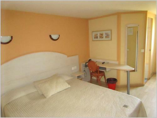 Aix Hotel