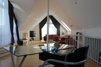 Hotel Gude